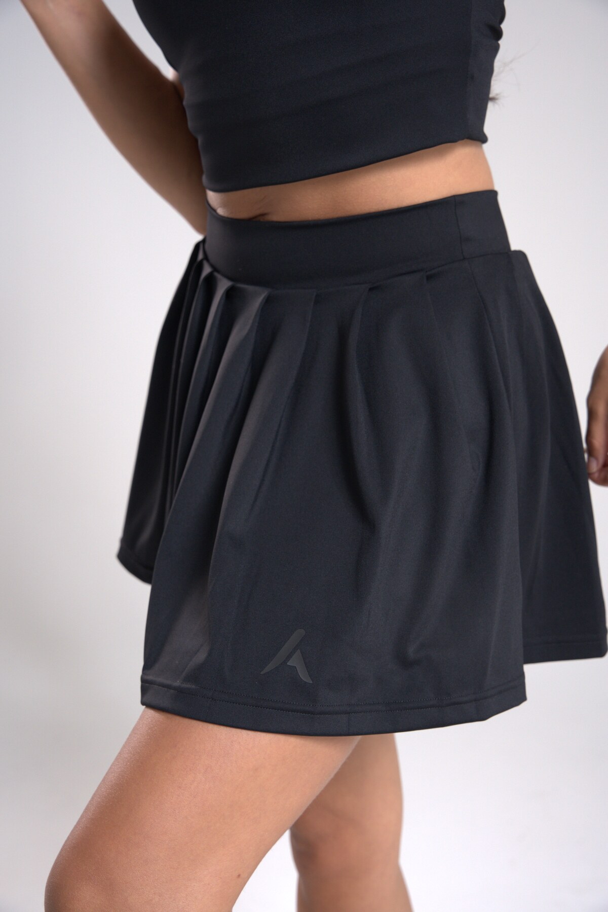 Foundation Skirt in Black